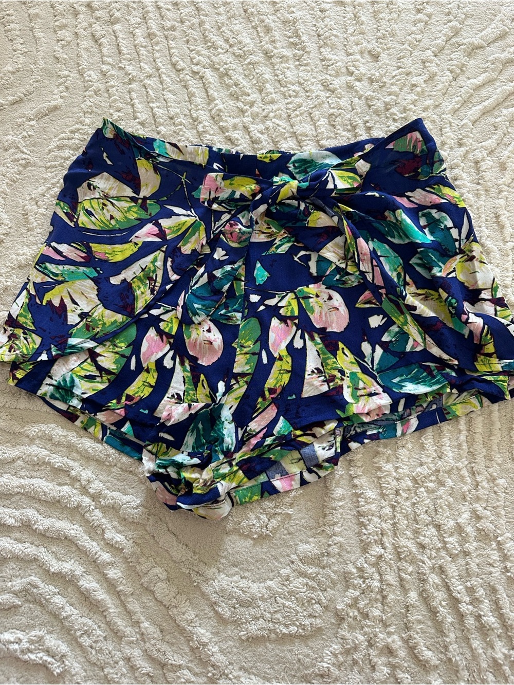 Women's Navy Floral Tie-Waist Shorts